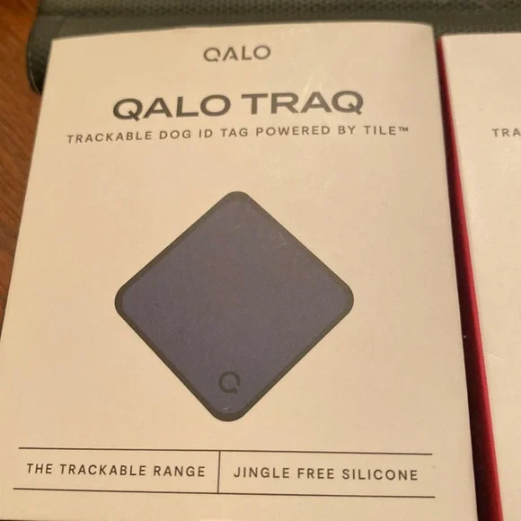 Qalo Dog Waking Traq Trackable Dog Id Tag Powered By Tile